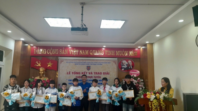 TRƯỜNG TH-THCS THANH TRƯỜNG TÍCH CỰC HƯỞNG ỨNG CUỘC THI TRỰC TUYẾN “TÌM HIỂU PHÁP LUẬT DÀNH CHO HỌC SINH” TỈNH ĐIỆN BIÊN” NĂM 2025